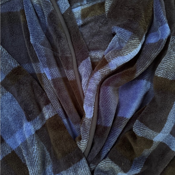 Nautica Blue and Black Robe - Picture 3 of 3